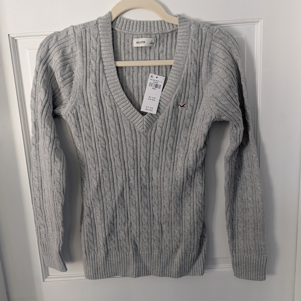 Hollister Light Gray V-Neck Cable Sweater
